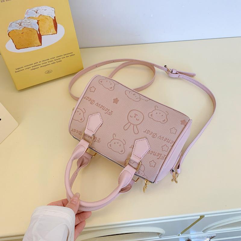 

Портативная мультяшная тисненая сумка-подушка 2025 весна и лето нишевая новая модная сумка через плечо повседневная трендовая косая женская сумка