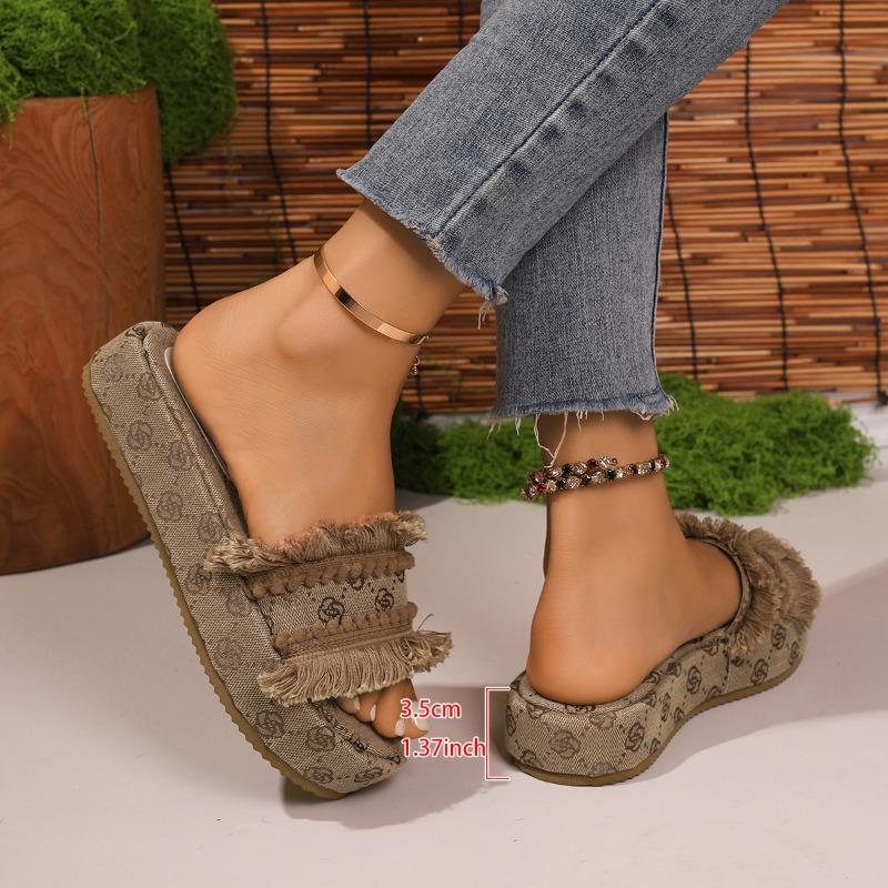 Fashion 2025 Summer Beach Vacation Casual Flat Rubber Sole Women's Sandals and Slippers