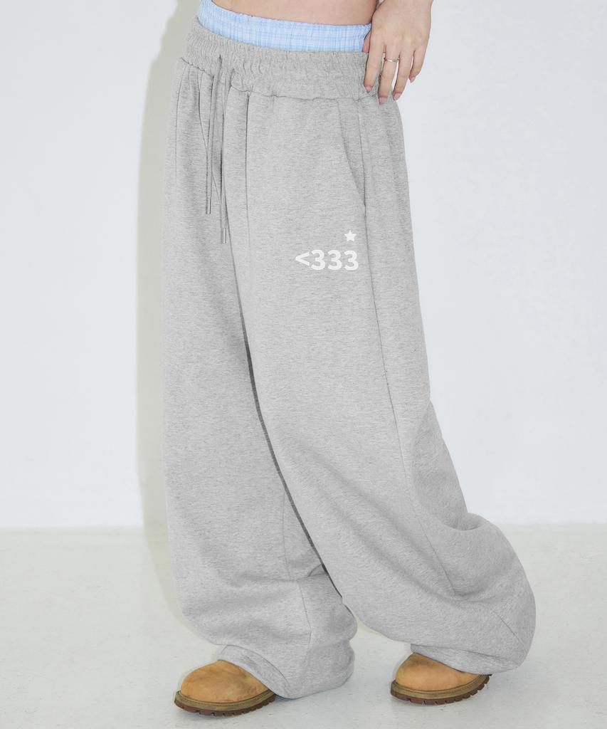 Seulliggeullou Love Emoji Check Layered Sweatpants [Gray]