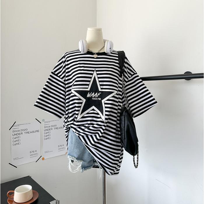 

Large size women s clothing medium and long striped short-sleeved t-shirt women s summer clothing 2025 new Korean version loose lazy style top tide M чёрный