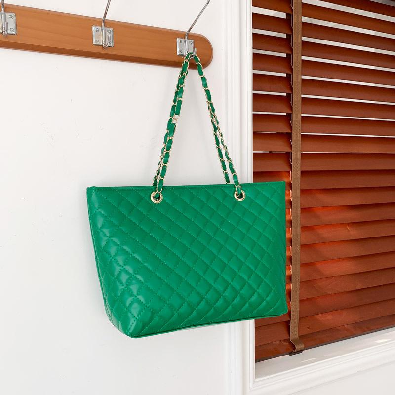 

Large capacity large bag women s new trendy versatile shoulder bag messenger bag diamond chain bag tote bag зелений