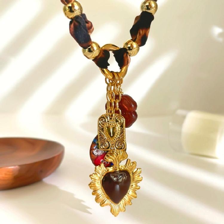 Modern Leopard Print Heart Floral Acrylic Necklace Stainless Steel Clavicle Chain Lightweight Jewelry For Daily Wear