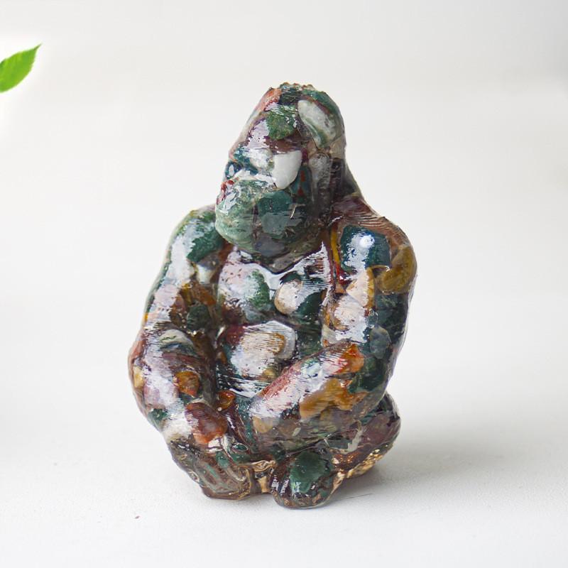 Statue de Gorille en Résine avec Pierres de Cristal Naturelles Pour Décoration de Bureau Cadeau Pour Amis