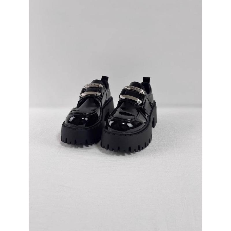 Small man increases height, short man Le small leather shoes, women's spring sweet cool metal buckle thick-soled Velcro single shoes