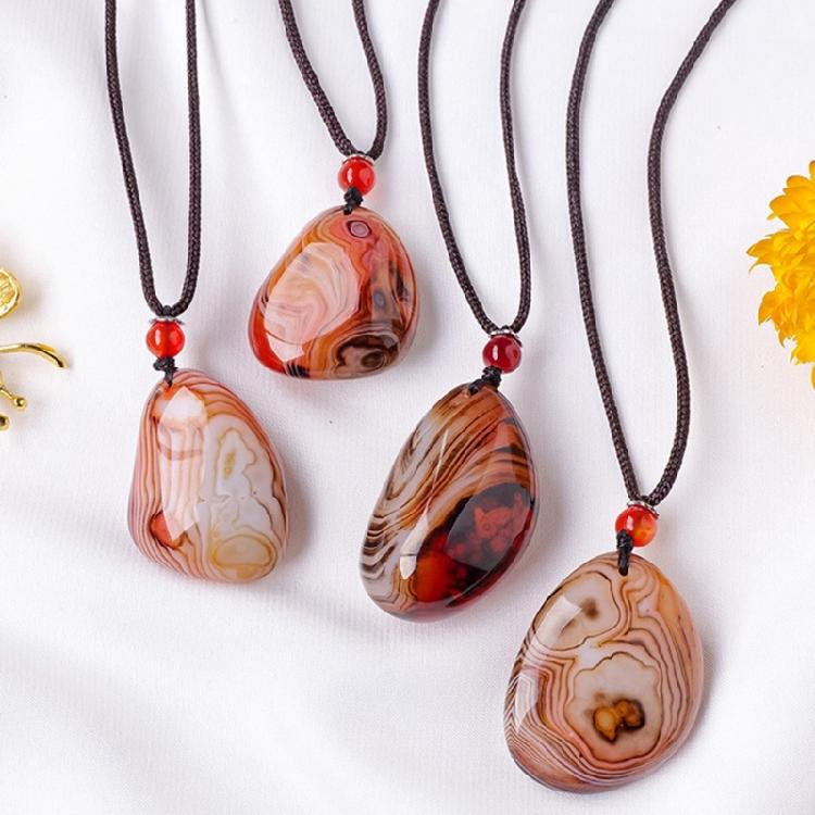Stylish Women's Necklace Featuring Natural Agate With Unique Designs Shape and Comfortable Fit for Various Event