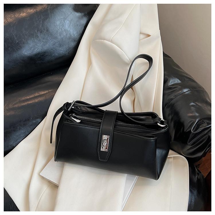 IELGY Ladies Underarm Bag Simple Commuter Shoulder Bag