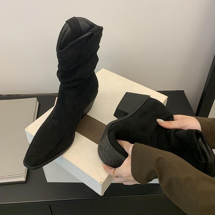 Soft-soled Pointed Boots 2025 New Women's Short Boots Flat-bottomed Fashion Versatile British Style Retro Fashion Martin Boots Tide