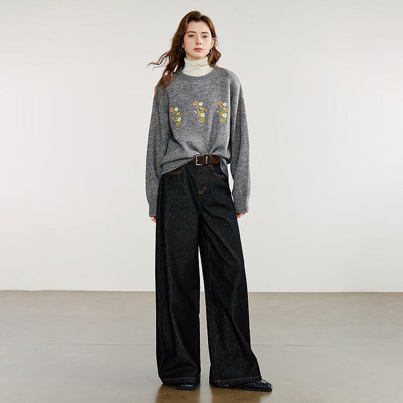 Chuyu Women's Floral Embroidered Loose Knit Sweater