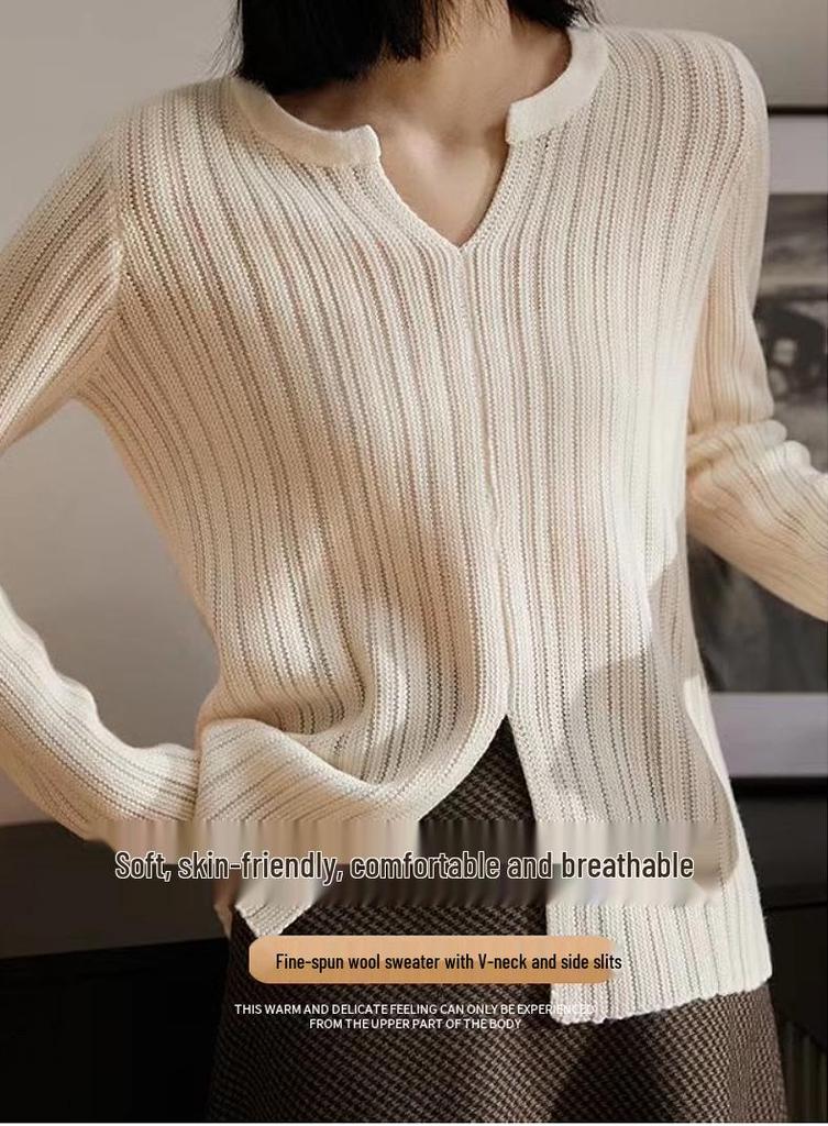 Women's Autumn/Winter Fine Wool Round Neck Hollow Stripe Long Sleeve Knitwear