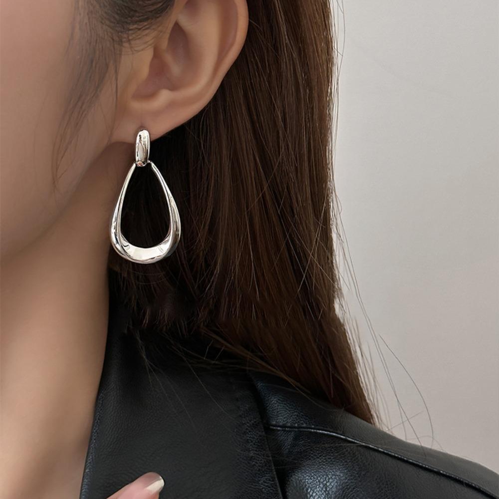 Personality Simple Glossy Metal Hollowed-out Teardrop Shape Piercing Stud Earrings for Women Korean Fashion Jewelry Accessory