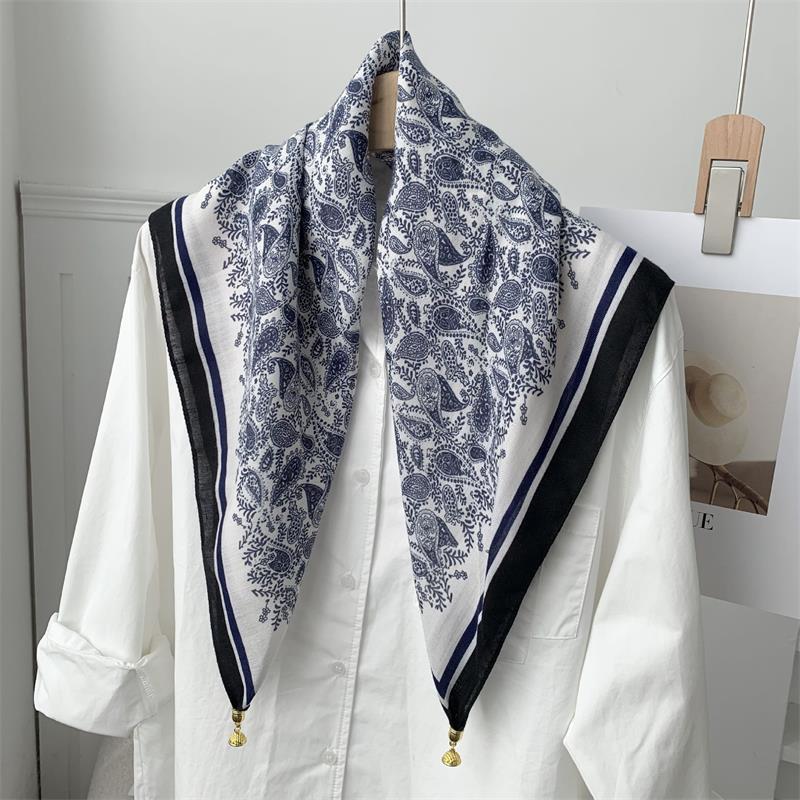 70*70 Square Scarf Retro Print Silk Scarf With Magnetic Buckle Women Neck Scarf All-Match Shawl Headscarf Accessory Gift