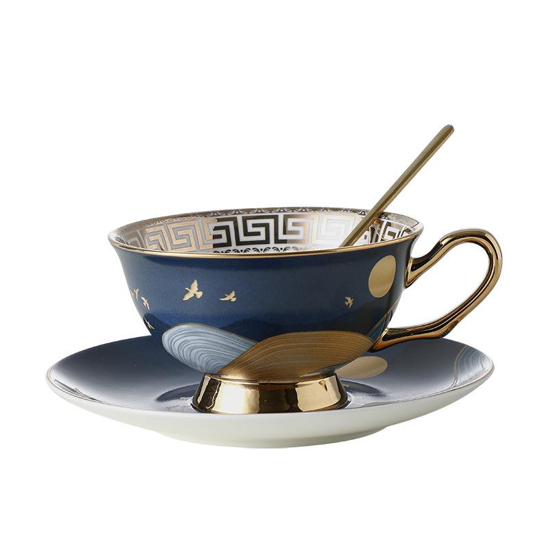 British Style High-grade Exquisite Gilded Bone Porcelain Coffee Cup Palace Style Tea Cups Household Kitchen Utensils 220ml