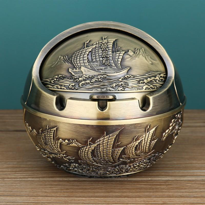 European Style Ashtray with Lid: Trendy, Drop-Proof, Anti-Fly Ash, Odor-Resistant, Luxury Living Room Decor.