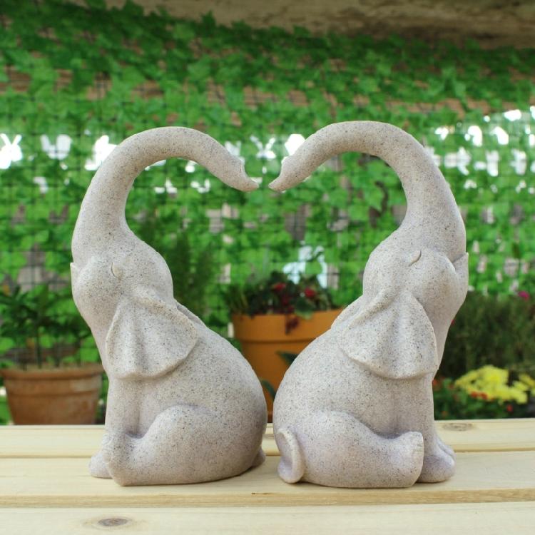 Pair of Elephant Sculpture Resin Statue Love Elephant Designs Figurine Statues for Patio and Indoor Desk Decoration