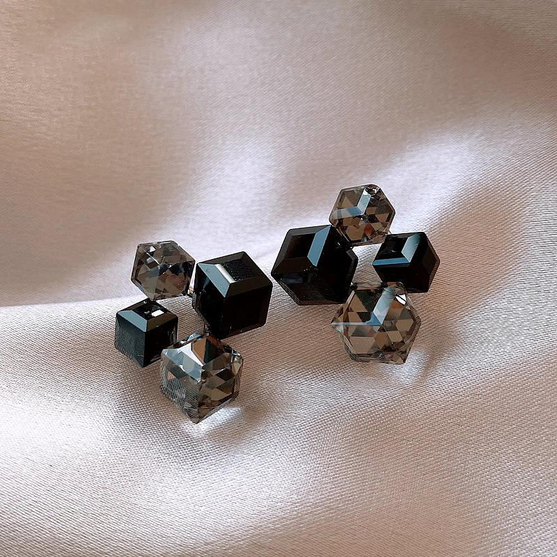 2023 Women's Luxury Black Diamond 3D Square Stud Earrings – Unique High-End Ear Jewelry