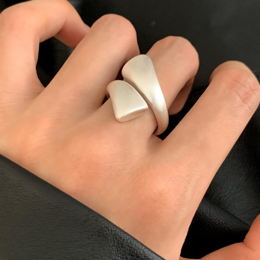 European and American Style Unique Fashion Niche Design Brushed Ring Light Luxury Elegant High-end Versatile Copper Gold-plated Jewelry