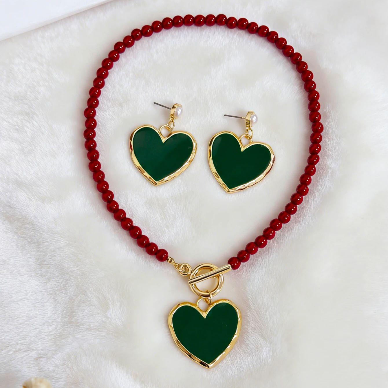

Fashionable Trendy Pearl Necklace and Heart-Shaped Earrings Set for Women, Niche High-End Clavicle Chain червоний