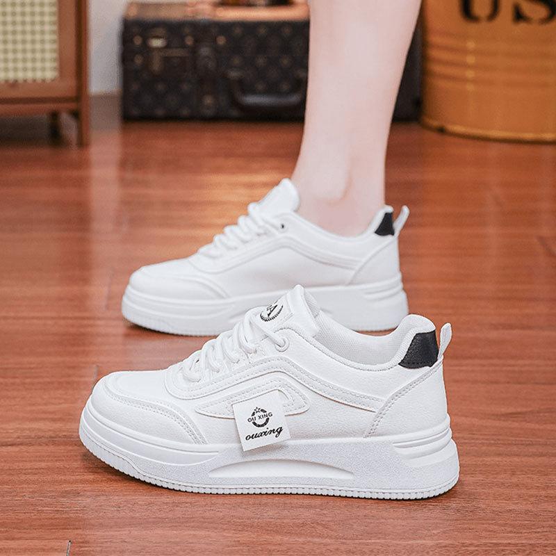 Sports and Leisure Board Shoes Women's Spring and Autumn 2025 New Little White Shoes Popular Versatile Campus Style Student Shoes