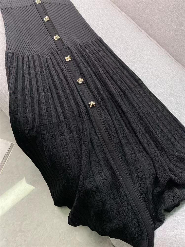 Elegant French-Style Short-Sleeve Knit Dress with Lapel & Waist Detailing, Summer 2024