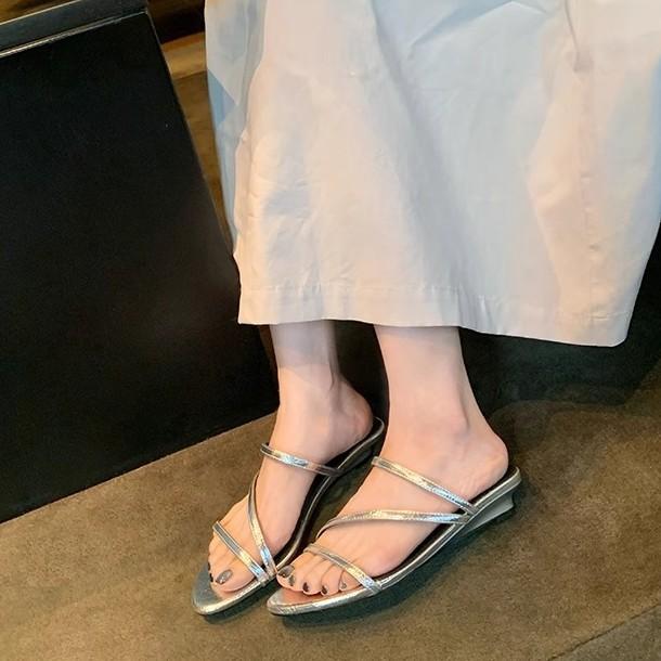 

Summer new French temperament pointed round head open toe thin strap small heel sandals 34