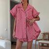 Elegante Conjunto de Camisa Casual a Cuadros con Volantes y Pantalones Cortos de Cintura Alta para Mujer, Nueva Colección de Verano