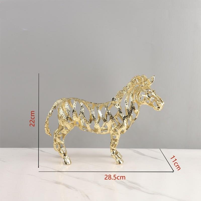 

Metal Crafts Artificial Animal Sculpture Golden Openwork Lion Horse Elephant Art and Ornaments Home Decoration