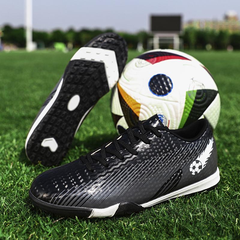 Hot Selling Unisex Sneakers Fashion Grass Youth Training Football Boots Men Women Indoor Anti Slip Low Cut Durable Soccer Shoes