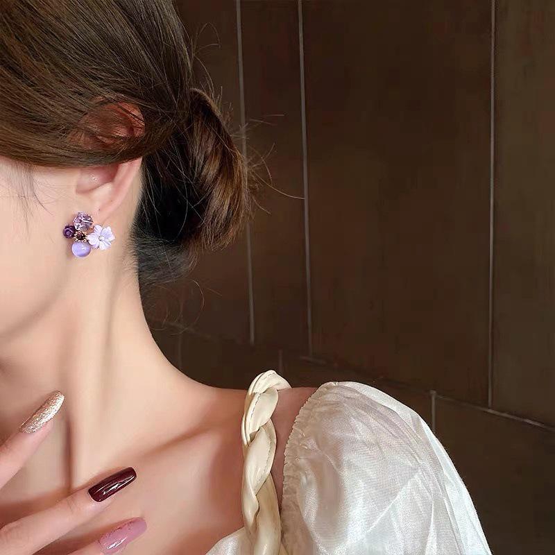 Elegant Purple Crystal Flower Earrings - Unique and Chic Design