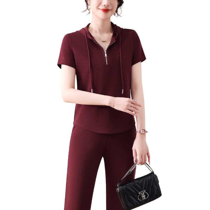 2026 Spring Casual Women's Half-Zip Hooded Sports Suit with Rhinestones - Two-Piece Set for Middle-Aged Moms