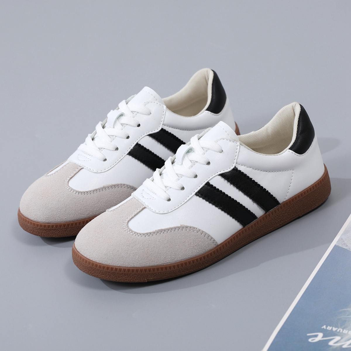 

MCTIN Классические женские кроссовки для ходьбы Повседневные кроссовки на платформе Нескользящие Легкие рабочие туфли с низким верхом для женщин Удобные теннисные кроссовки на шнуровке 40 чёрный/белый