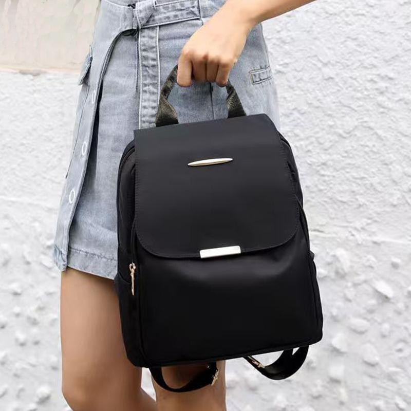 Simple Lady Backpack, with large capacity, suitable for leisure travel or work use. The backpack.