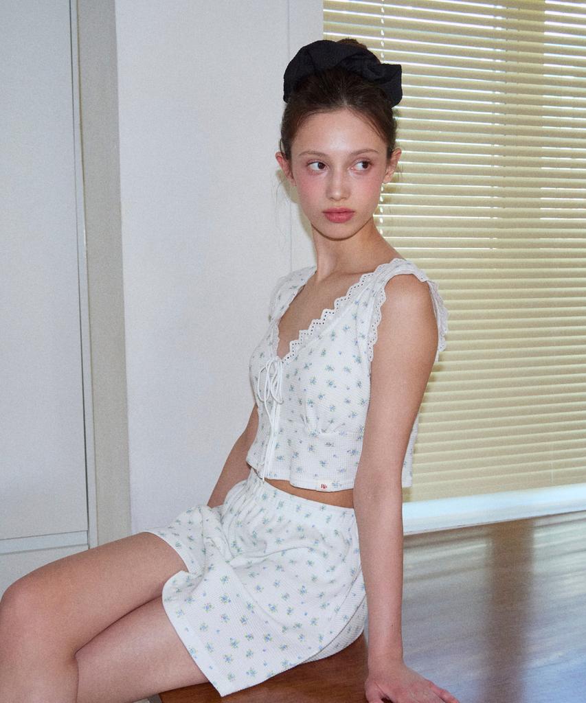 Loginaenloji Waffle Blooming Shorts White