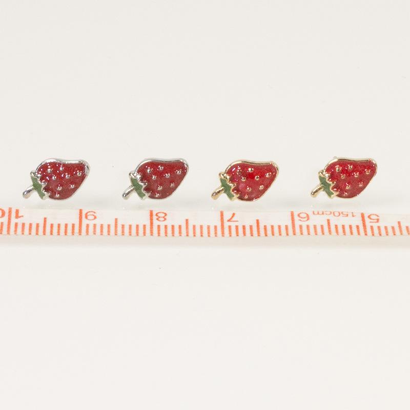 S925 silver needle strawberry stud earrings simple summer fruit earrings women's new oil dripping fruit earrings trendy earrings