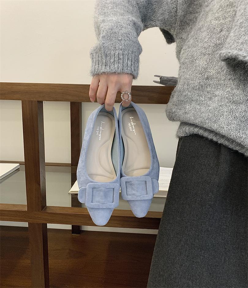 

Темпераментные маленькие остроносые туфли для通勤 2025 новые французские элегантные замшевые с квадратной пряжкой остроносые с мелким вырезом на внутренней платформе вечерние туфли 40 синий