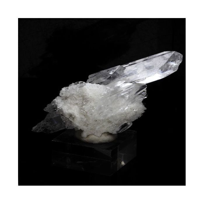 Pierres et Minéraux. Gypse. 33.7 ct. Gypsum Quarry, Arignac, France. Rare.