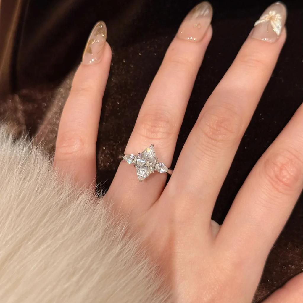 Light Luxury High-End Temperament Large Horse Eye Zircon Ring Fashion Simulation Moissanite Engagement Ring Diamond Ring