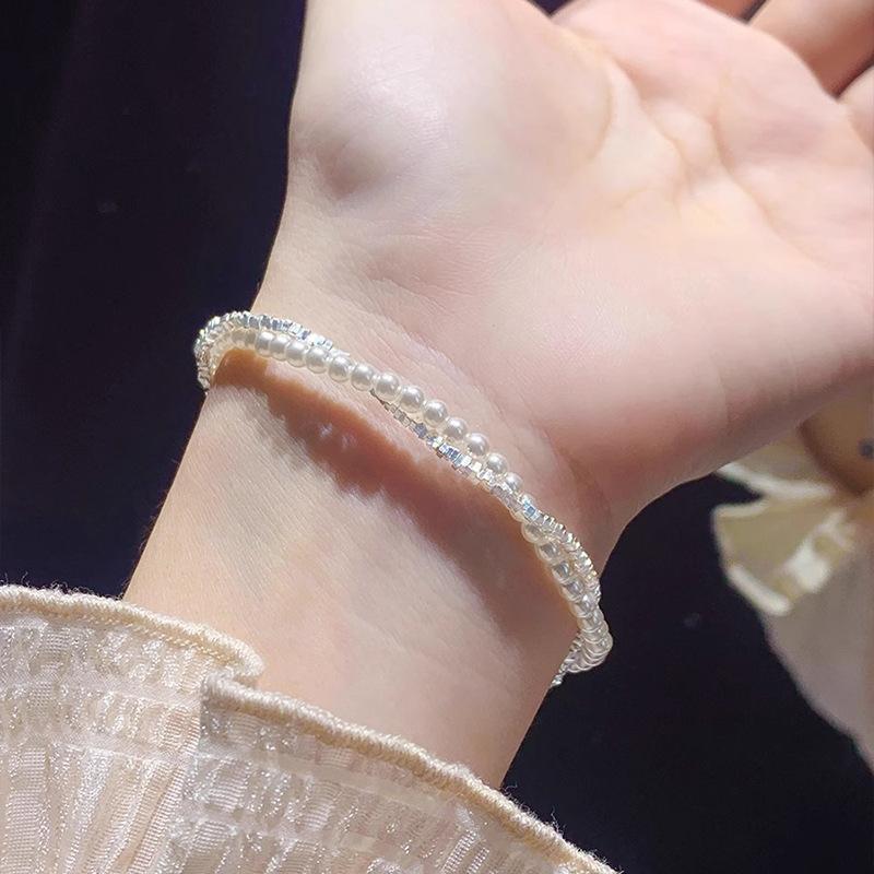 A Few Taels of Pearl Bracelets Have A Sense of Design, Exquisite Hand Jewelry, Niche Design, Girlfriends Beaded and Versatile.
