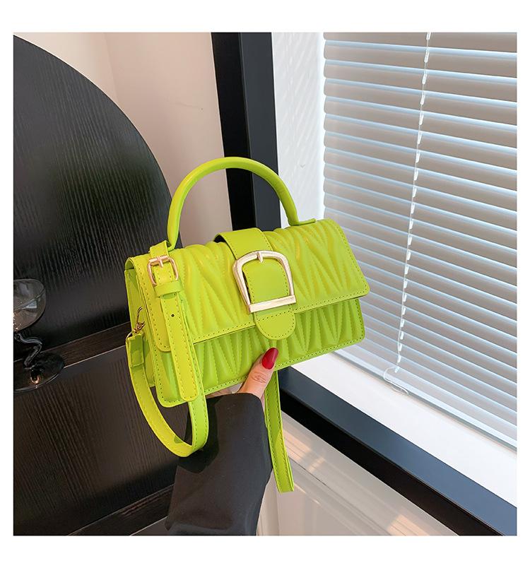 

Textured small bag 2024 new women s bag temperament fashion shoulder bag casual Korean version trend indentation small square bag зелений