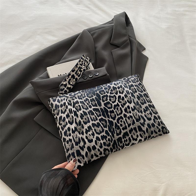 Stylish And Simple Leopard Print Clutch Bag Autumn Foreign Style High Value Rivet Small Square Bag