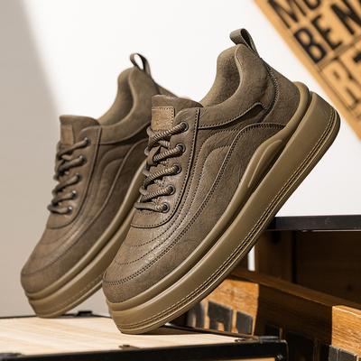 Europäische Station Herrenschuhe 2025 neu einfacher Stil Brotschuhe Sport Freizeitschuhe vielseitig dicke Sohle erhöhend einfarbig Board Schuhe