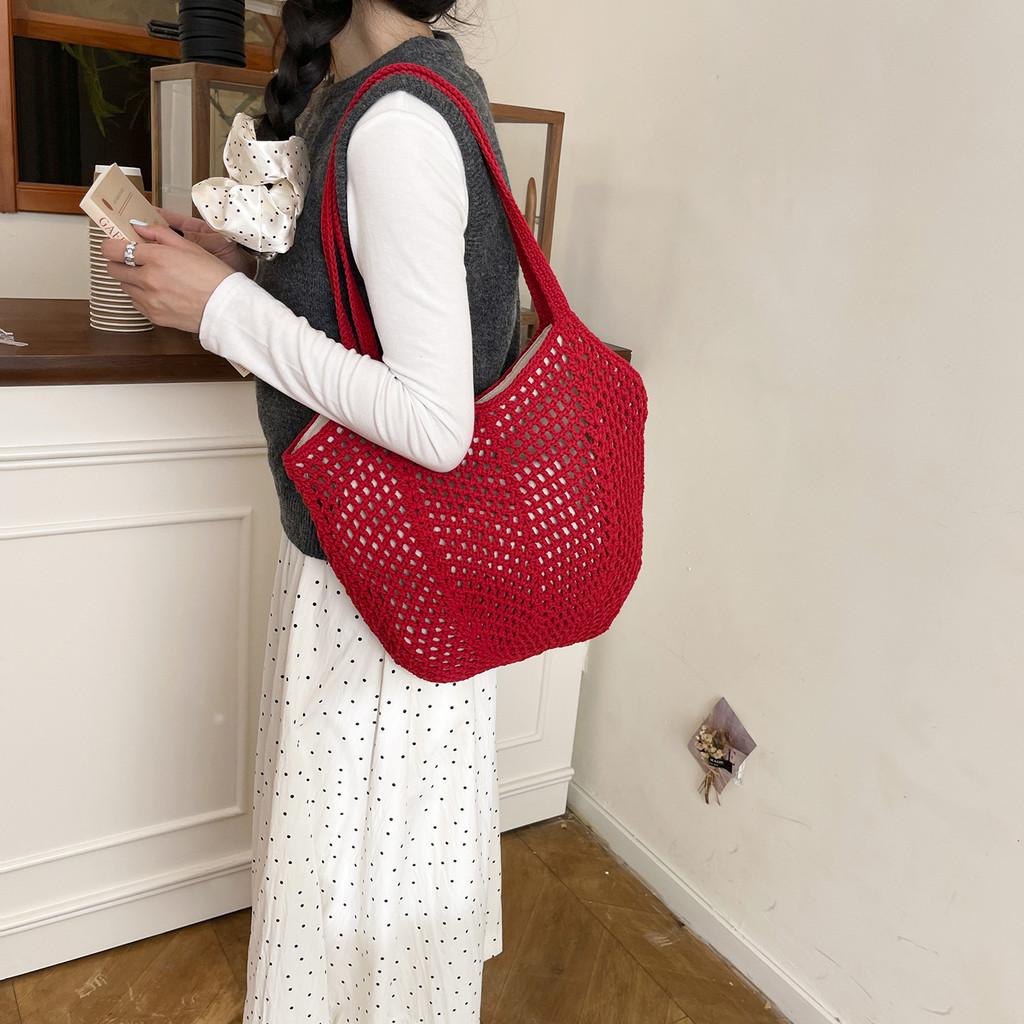 Woven Tote Bag With Zipper Closure For Beach And Travel Use