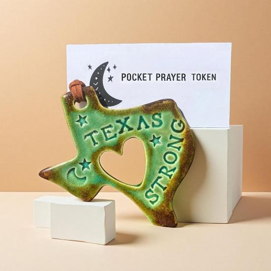 Texas Strong Ornament Heart-Shaped Flood Disaster Blessing Ornament Pocket Prayer Token with Card Gift for Texas Residents Disaster Relief Volunteers