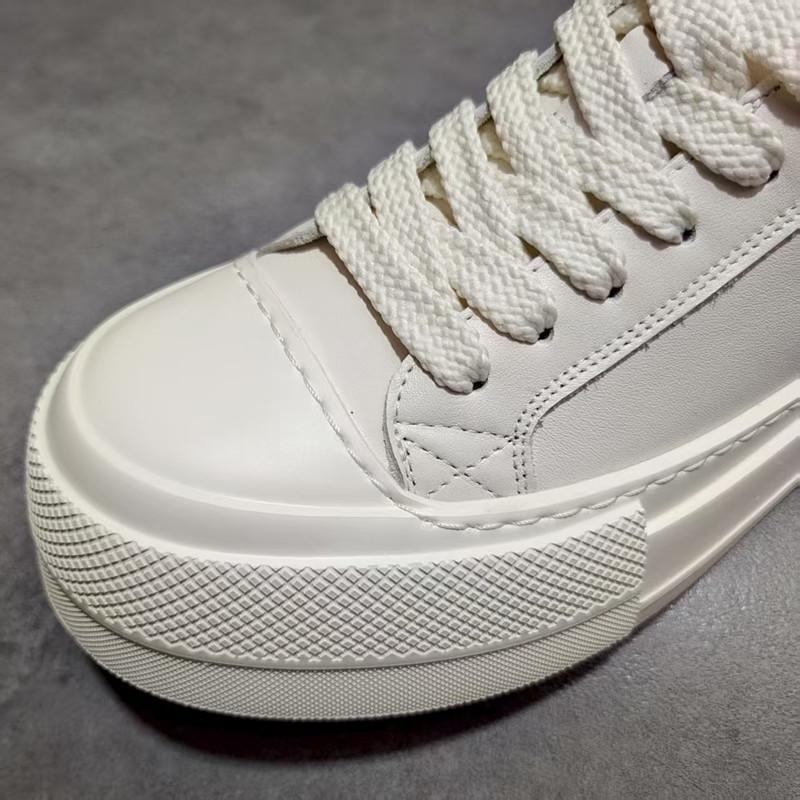 2025 Men's Luxury Casual Leather Sneakers - High-End, Height-Boosting, Thick-Soled Sports Shoes