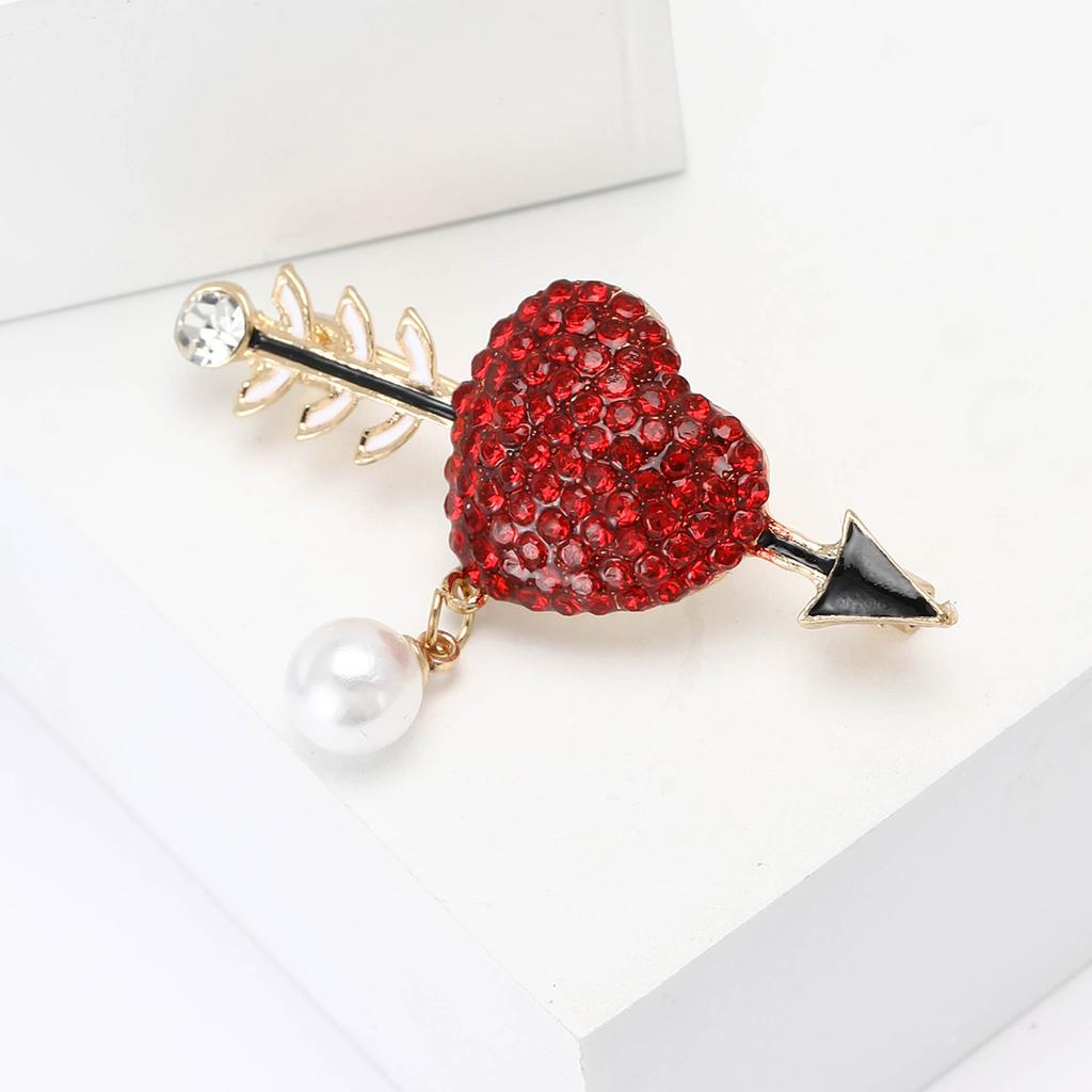 Fashion Alloy Rhinestone Arrow Through Heart Brooch Exquisite Versatile Women'S Clothing Corsage Ornament Pin