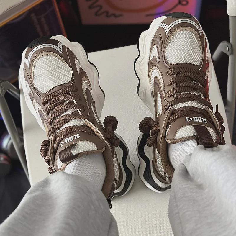 Usynlige høydeøkende herresneakers: Vårmote Casual Sportssko 2025