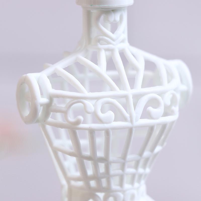 1Pcs Quality Doll Girl Gift Doll Hollow Clothes Hangers For House Accessories