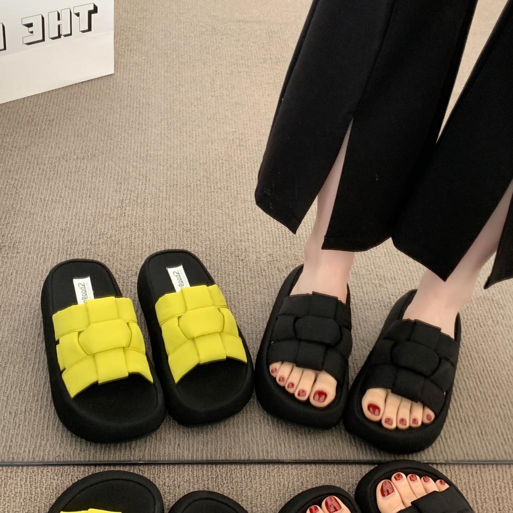 Super Popular Woven Thick-bottomed Bread Slippers Women's Summer Wear 2025 New Fashion High-end Beach Cool Slippers