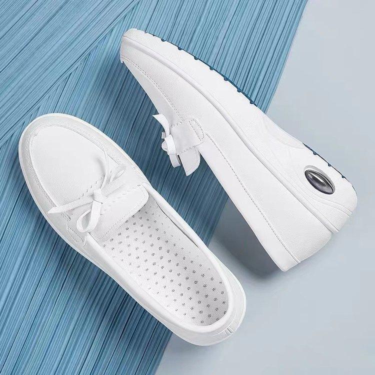 Breathable and not tired foot nurse shoes Soft sole absorbs sweat and does not stink Foot air cushion heightens non-slip medical shoes