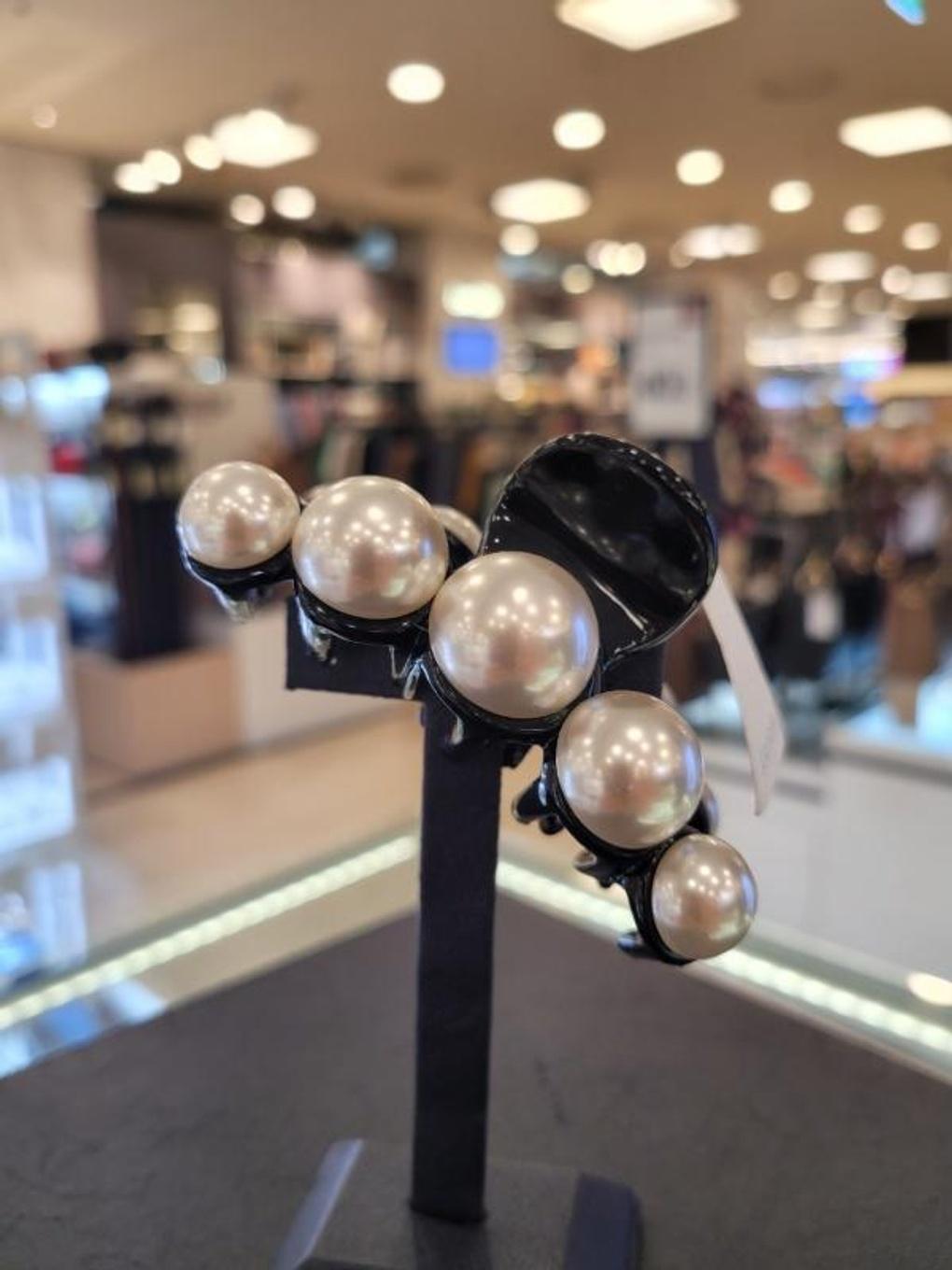 Atria Round Hair Pearl Clip YHWHPJJ0002BKL