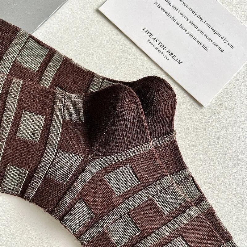 Vintage Women Socks Korean Fashion Harajuku Streetwear Sports Socks Women Casual Striped Plaid Cotton Knitting Elastic Long Sock